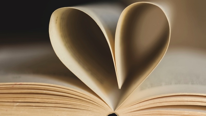 "Zakochaj się w czytaniu" zachęca w walentynki biblioteka